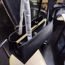 Luxury Leather Handbag For Women High-end Hardware Magnetic Suction Clip Design Elegant Minimalist Shoulder Underarm Bag Purse