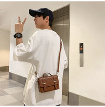 Minimalist Unisex Shoulder Bag Fashionable PU Leather Crossbody Bags Small Flip Style Messenger Bags for Women Designer Handbag