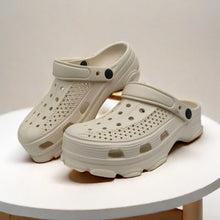 Women's High-End Clogs for Home Use, Creative, Simple, Cute, Non-Slip, Breathable, Versatile Slippers That Can Be Worn Outside